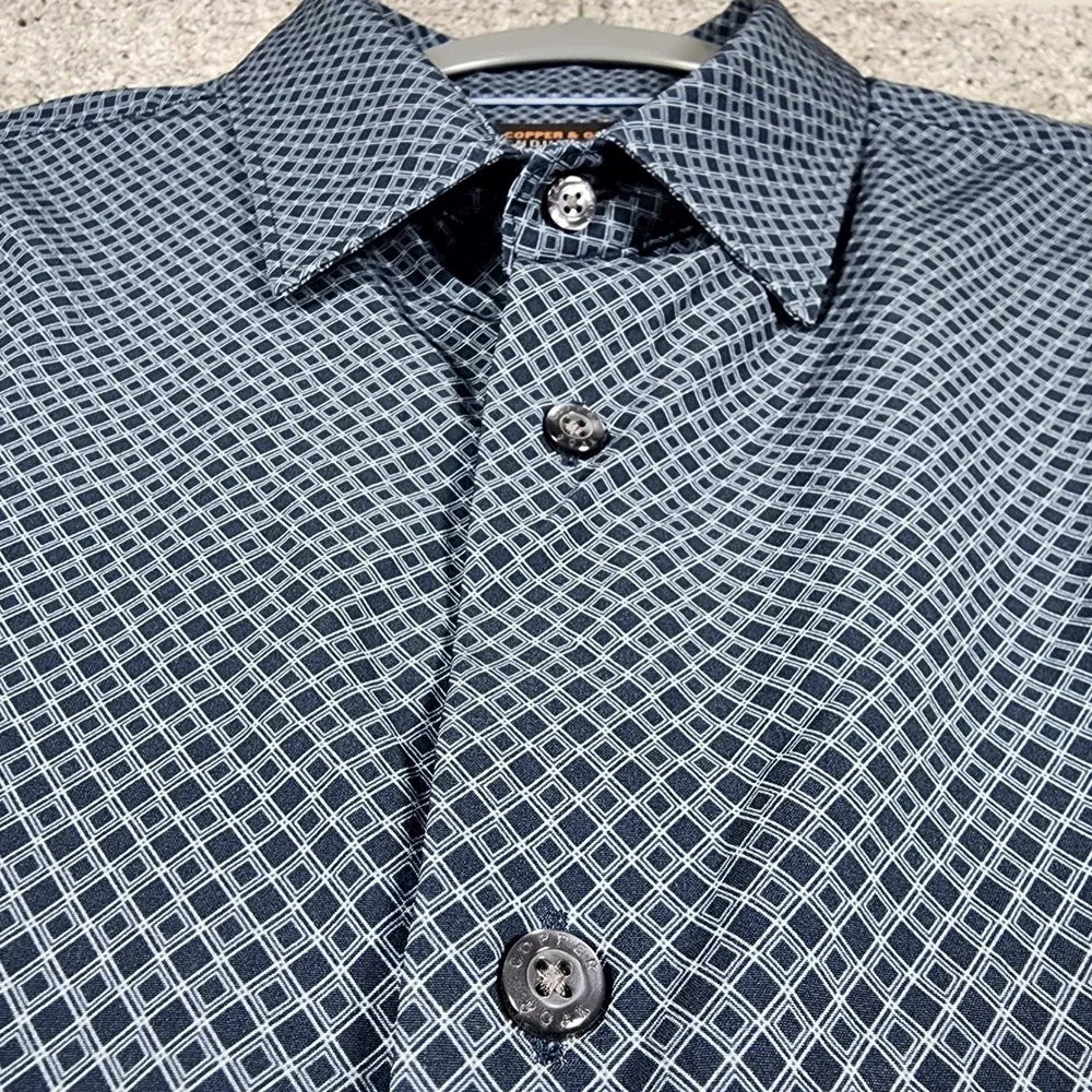 Copper & Oak Button Down Mens Large Blue Geometric Stretch Endurance Excellent
